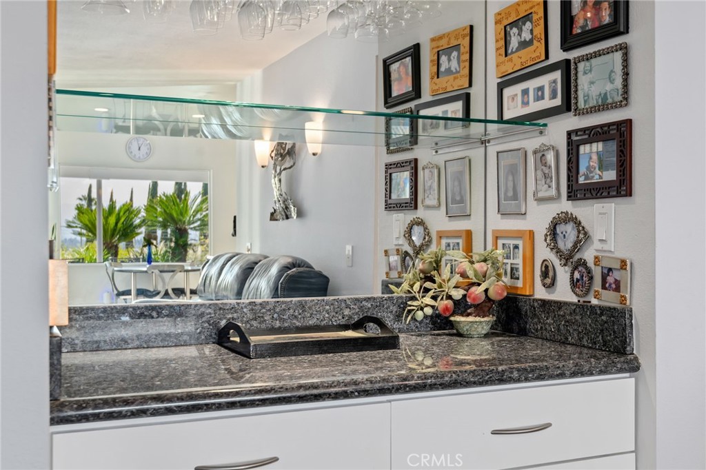 https://media.crmls.org/medias/88920493-6dfb-4a19-a030-435977fedad4.jpg?preset=X-Large