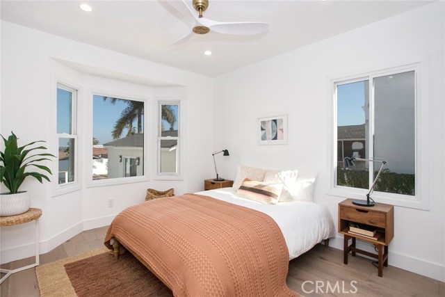 5126 Chesley Avenue, Los Angeles CA: https://media.crmls.org/medias/88920617-7d30-43d8-9ca5-0cfda53c2c27.jpg