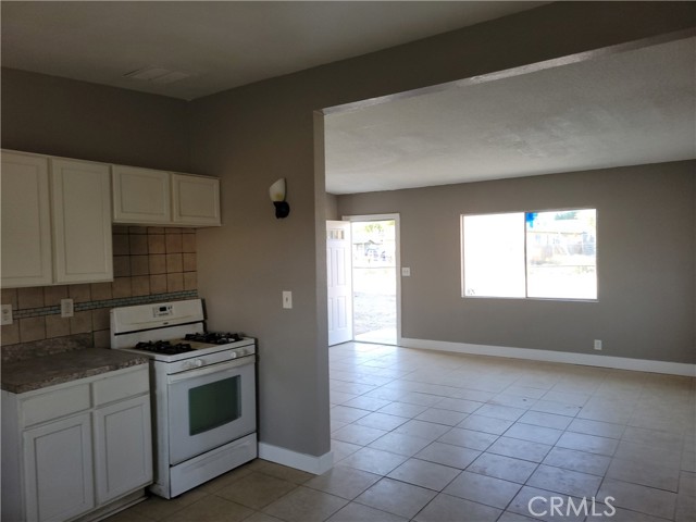 Detail Gallery Image 6 of 26 For 12079 Sand Ave, Adelanto,  CA 92301 - 2 Beds | 1 Baths