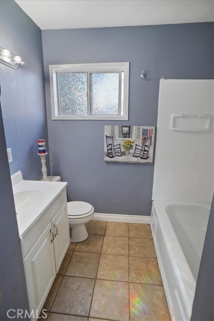 Detail Gallery Image 7 of 11 For 128 Taintor Rd, Palmdale,  CA 93550 - 3 Beds | 2 Baths