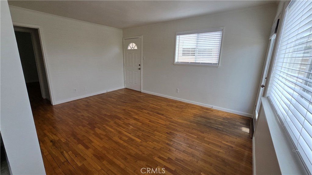 https://media.crmls.org/medias/8894d834-d1fe-4621-a1f6-bed685af6d19.jpg?preset=X-Large
