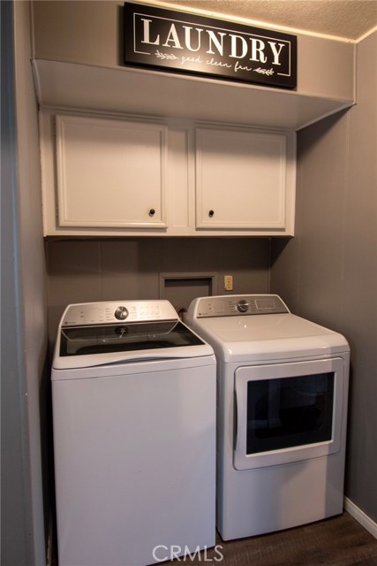Washer & Dryer Included!