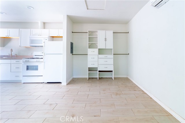 44655 Fig Avenue, Lancaster CA: https://media.crmls.org/medias/88960129-c7c0-472d-b9fd-ccf08f1d587d.jpg