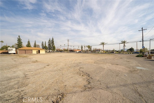 Detail Gallery Image 5 of 26 For 16436 Foothill Bld, Fontana,  CA 92335 - – Beds | – Baths