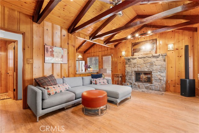 Detail Gallery Image 10 of 39 For 993 Partridge Rd, Wrightwood,  CA 92397 - 2 Beds | 2 Baths