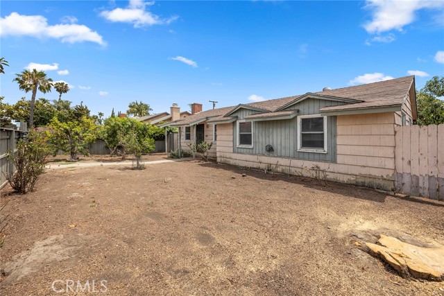 1208 E Commonwealth Avenue, Fullerton CA: https://media.crmls.org/medias/88967341-1b12-417f-bc8a-f7317fe38d41.jpg