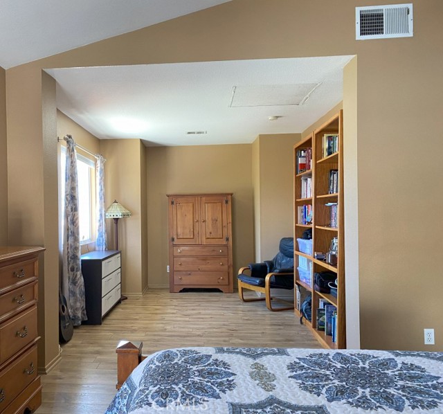 Detail Gallery Image 12 of 24 For 3838 N Ponderosa Ave, Rialto,  CA 92377 - 4 Beds | 2/1 Baths