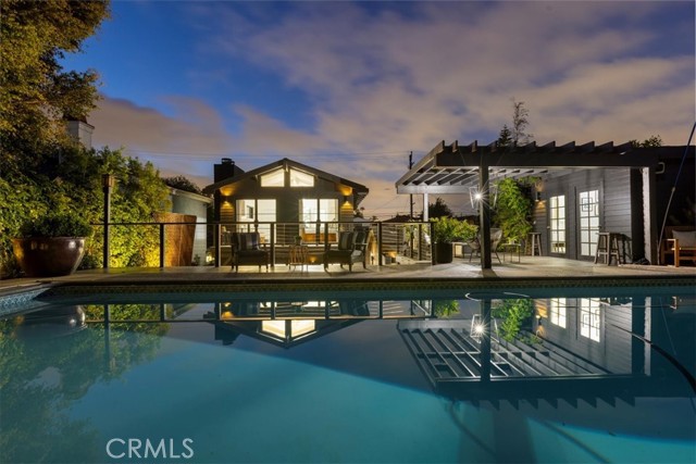 1012 10th Street, Manhattan Beach CA: https://media.crmls.org/medias/88981b52-d06d-43dd-b795-a45a039f96df.jpg
