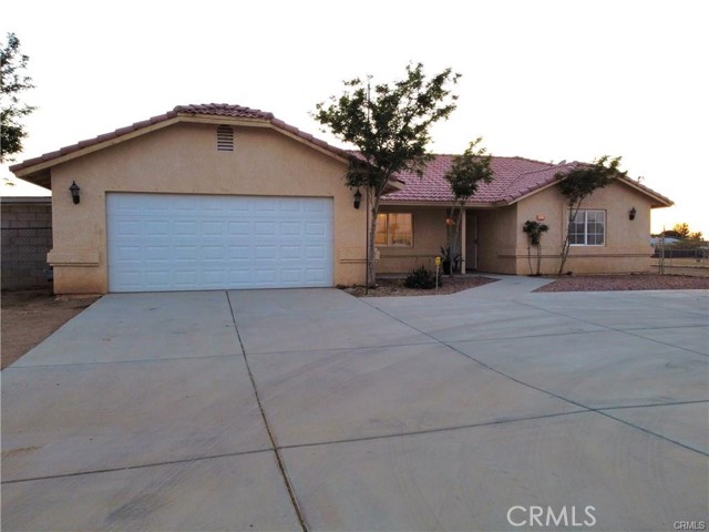 11878 Pinon Ave, Hesperia CA: https://media.crmls.org/medias/8898b214-88e7-4ec4-b270-e8141072b58f.jpg