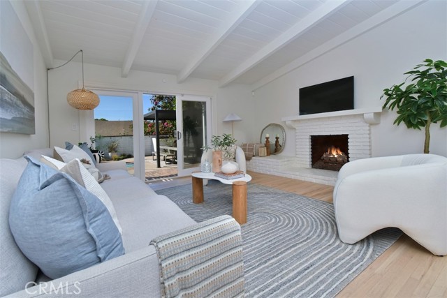 Detail Gallery Image 5 of 42 For 12614 Morrison St, Valley Village,  CA 91607 - 4 Beds | 3 Baths