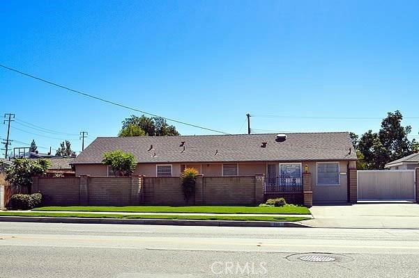 Detail Gallery Image 3 of 19 For 810 E Collins Ave, Orange,  CA 92867 - 5 Beds | 2 Baths