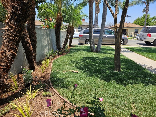 4618 E Linsley Street, Compton CA: https://media.crmls.org/medias/8899c19b-3527-4469-b2b8-0572e9edd037.jpg