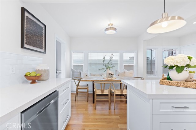 Upper Unit | Kitchen