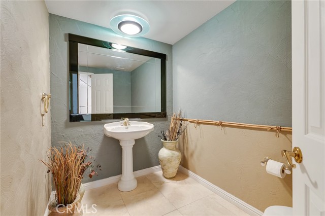 Detail Gallery Image 6 of 46 For 22781 Macfarlane Dr, Woodland Hills,  CA 91364 - 3 Beds | 3/1 Baths