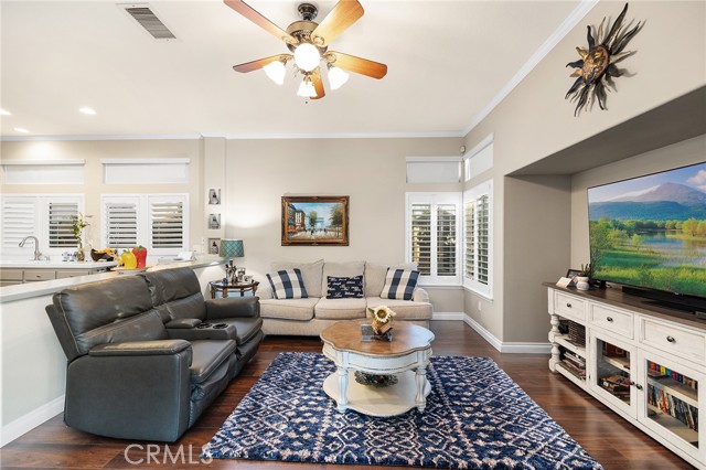 2157 Pecan Tree Street, Hemet CA: https://media.crmls.org/medias/889a1b82-1011-4573-9d3d-e811317decd3.jpg