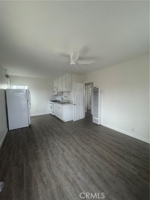 Detail Gallery Image 4 of 11 For 149 Avenida Cabrillo #C,  San Clemente,  CA 92672 - 1 Beds | 1 Baths