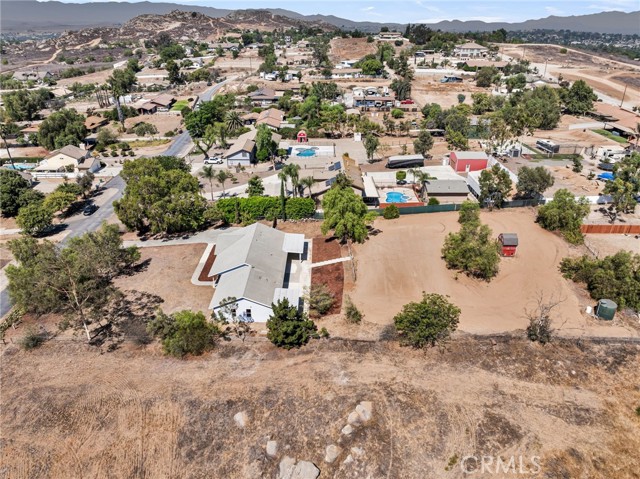 18150 Granite Avenue, Riverside CA: https://media.crmls.org/medias/889aa629-b8cc-4149-85af-2d67d7486af5.jpg