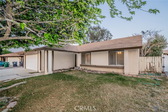 43639 Persimmons Lane, Hemet CA: https://media.crmls.org/medias/889b144e-70c7-49ec-a7d1-8b883857fd9f.jpg