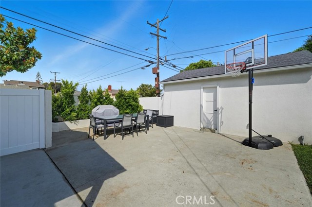 5357 122nd St, Hawthorne CA: https://media.crmls.org/medias/889b5d7f-087a-4288-8d79-4e2b94ef37d6.jpg