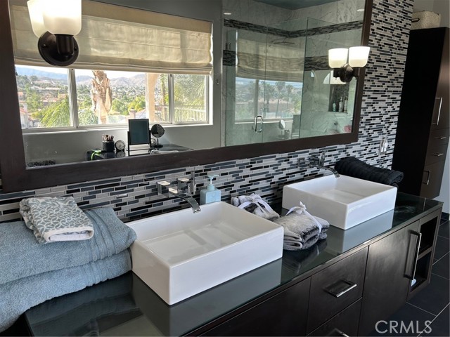 28856 Yosemite Place, Canyon Lake CA: https://media.crmls.org/medias/889bb4c3-4dd0-4314-afa0-4ae5ad36a40c.jpg