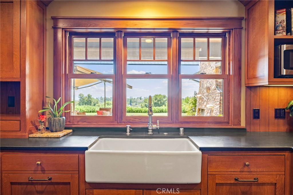 889cb3a4 5ea3 41ea B52d 08d62f910b9f