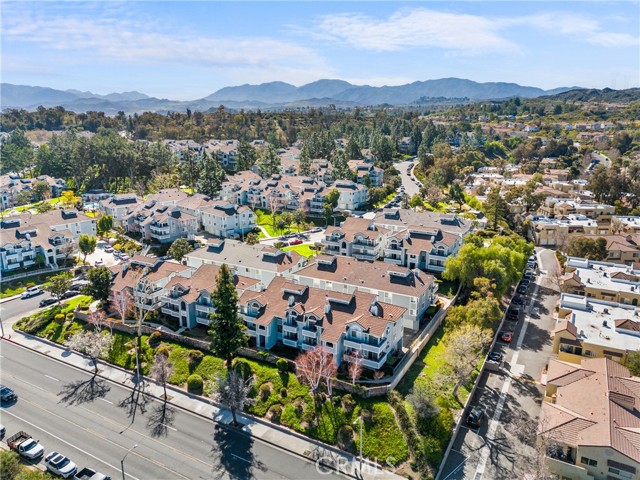Detail Gallery Image 34 of 36 For 26873 Claudette St #112,  Canyon Country,  CA 91351 - 2 Beds | 2 Baths