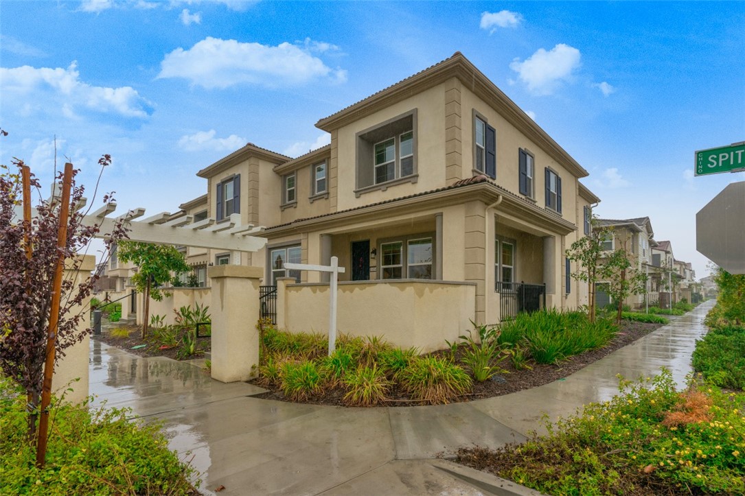 16054 Voyager Ave, Chino, CA 91708