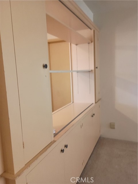 Built-ins in the dining area