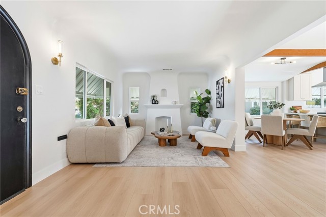 Detail Gallery Image 11 of 58 For 829 N Valley, Burbank,  CA 91505 - 2 Beds | 2 Baths