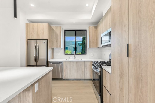 848 N. Hayworth, West Hollywood CA: https://media.crmls.org/medias/889e64af-0623-4a30-a33f-f9cde817c00a.jpg