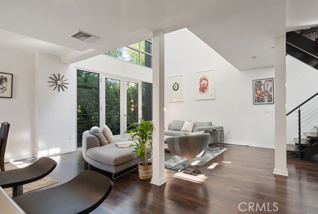 4111 W Sunset Boulevard, Los Angeles CA: https://media.crmls.org/medias/889ebac1-59f7-4303-a6b7-20fdc35400e5.jpg