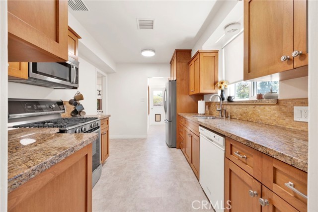 Detail Gallery Image 10 of 31 For 1202 Bruce Ave, Glendale,  CA 91202 - 2 Beds | 2 Baths