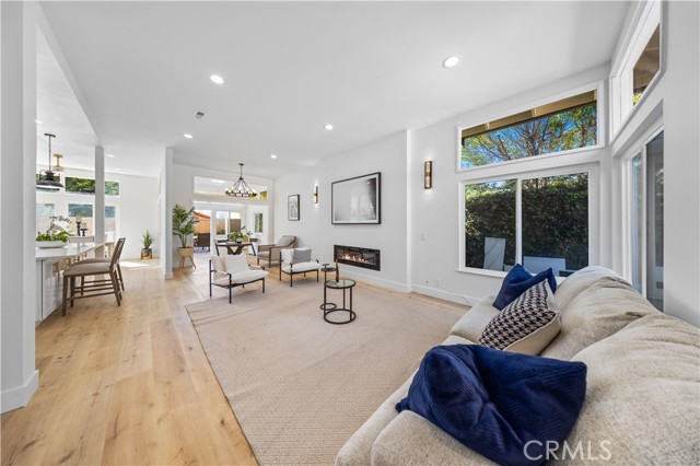 Detail Gallery Image 3 of 60 For 33 Mann St, Irvine,  CA 92612 - 3 Beds | 2 Baths