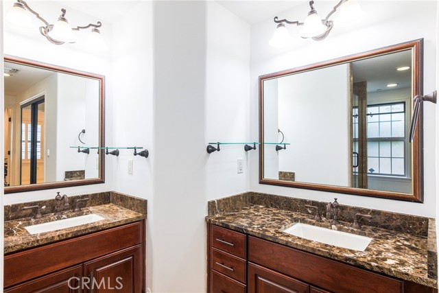 Detail Gallery Image 9 of 26 For 432 S Willaman Dr #104,  Los Angeles,  CA 90048 - 2 Beds | 2 Baths