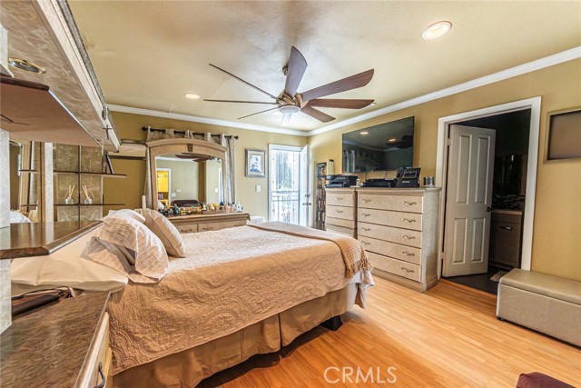 2525 S Cochran Avenue, Los Angeles CA: https://media.crmls.org/medias/88a06b59-08fb-4b60-8b08-51bfc8a66520.jpg