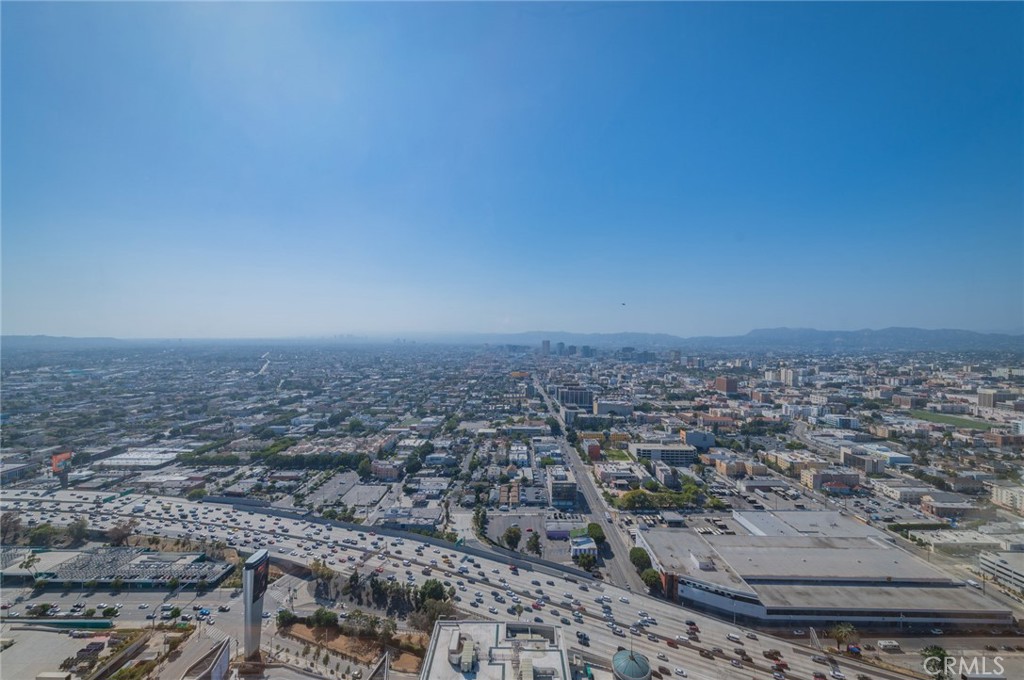 https://media.crmls.org/medias/88a12521-3263-46b8-95a6-407b824f25dd.jpg?preset=X-Large