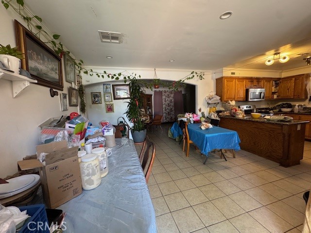 Detail Gallery Image 3 of 21 For 12112 Hoyt St, Sylmar,  CA 91342 - 4 Beds | 3 Baths