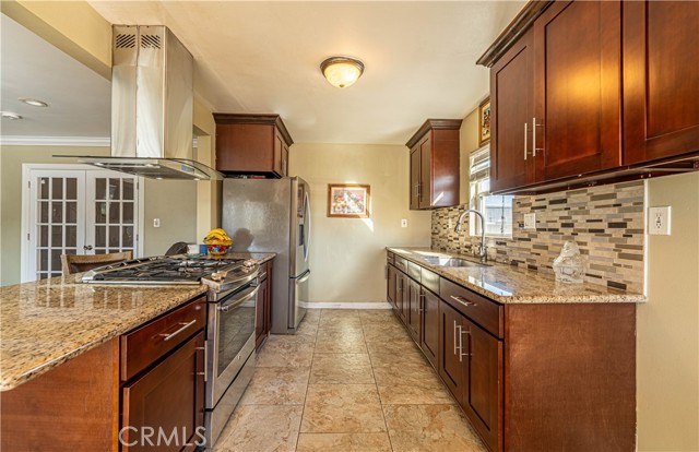 1915 E 55th Street, Long Beach CA: https://media.crmls.org/medias/88a219e8-7d8f-452a-87cd-7125deadef36.jpg