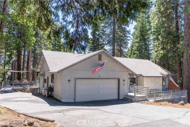 Detail Gallery Image 3 of 70 For 720 E Mountain Ridge Rd, Lake Almanor,  CA 96137 - 3 Beds | 3 Baths