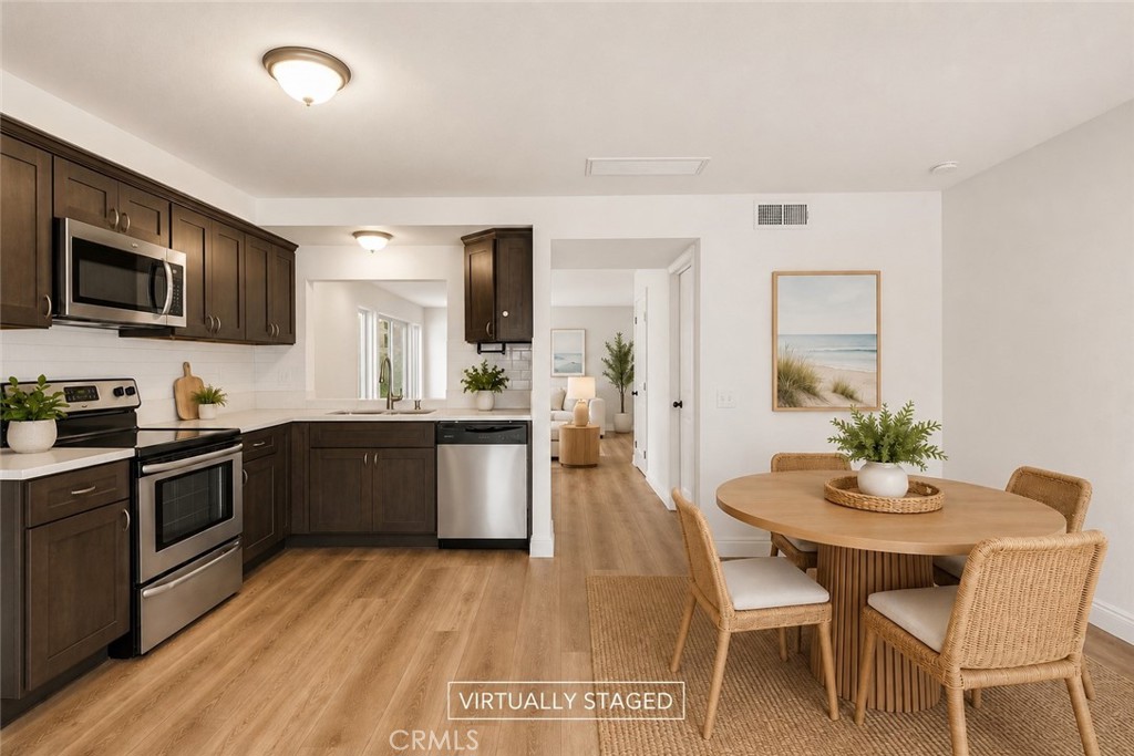 https://media.crmls.org/medias/88a49362-4376-49c9-963b-5533bcacb397.jpg?preset=X-Large