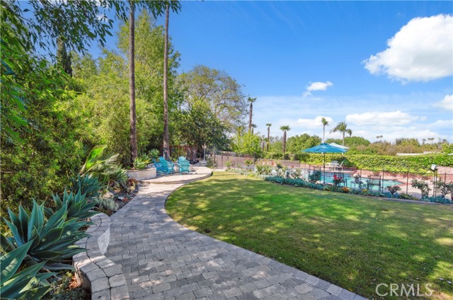 20283 Lorenzana Drive, Woodland Hills CA: https://media.crmls.org/medias/88a4a925-8678-4097-9187-ed204211e86f.jpg