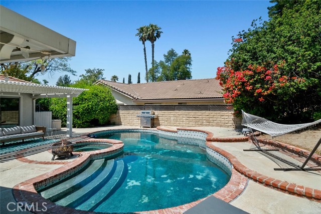 20451 Bermuda Street, Chatsworth CA: https://media.crmls.org/medias/88a5a18f-4780-4830-8222-7168841f7526.jpg