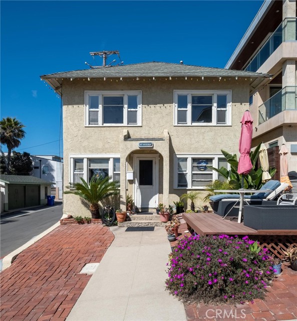 117 8th Street, Manhattan Beach, California 90266, ,Residential Income,For Sale,8th,SB25049784