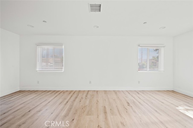 941 E 97th Street, Los Angeles CA: https://media.crmls.org/medias/88a64d3f-5b9e-4a0a-a152-724e3350c085.jpg