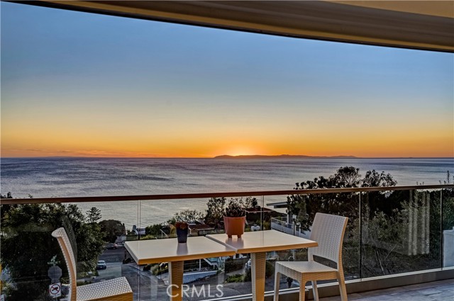 Detail Gallery Image 1 of 58 For 2510 Glenneyre St, Laguna Beach,  CA 92651 - 3 Beds | 3 Baths