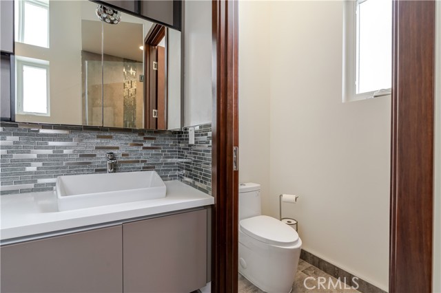 Detail Gallery Image 18 of 72 For 500 N Lucia Ave, Redondo Beach,  CA 90277 - 4 Beds | 5 Baths