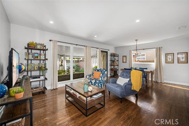 Detail Gallery Image 14 of 59 For 6110 E Walton St, Long Beach,  CA 90815 - 3 Beds | 2 Baths