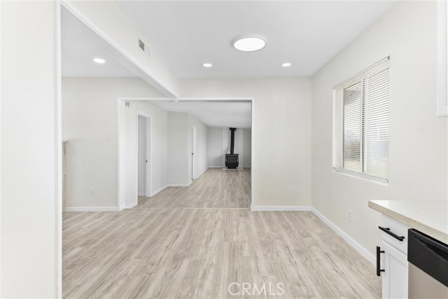 Detail Gallery Image 11 of 53 For 15944 Wintun Rd, Apple Valley,  CA 92307 - 5 Beds | 3 Baths