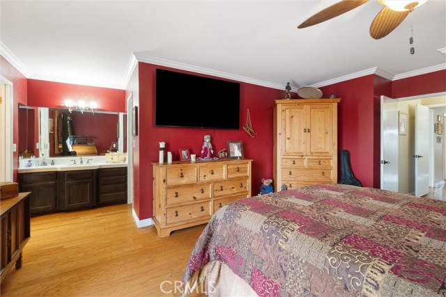729 Longfellow Avenue, Hermosa Beach CA: https://media.crmls.org/medias/88a808e6-fda7-4460-9b9d-7c698fb723b2.jpg