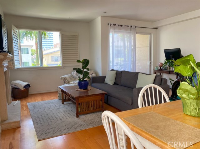 Detail Gallery Image 4 of 32 For 1241 S Westgate Ave #202,  Los Angeles,  CA 90025 - 3 Beds | 2/1 Baths